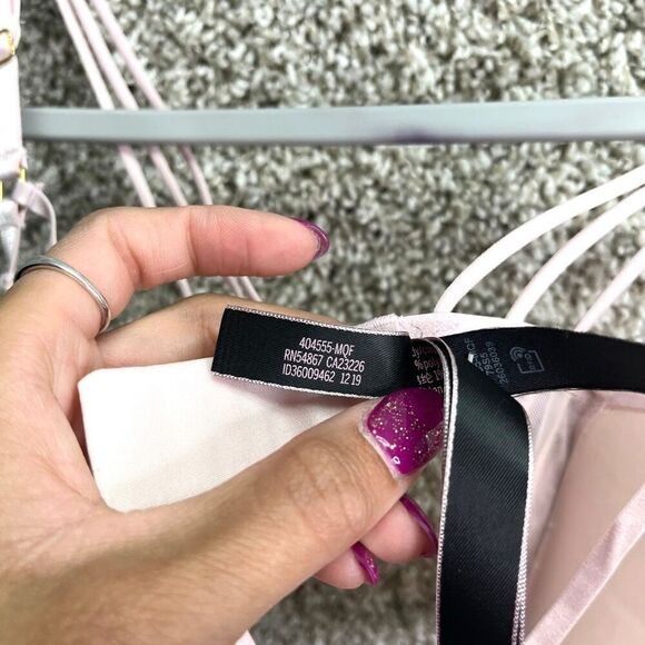 Victoria’s Secret Bra Women’s 32D Very Sexy Pink Lace Overlay Strappy Push-Up - Picture 4 of 7